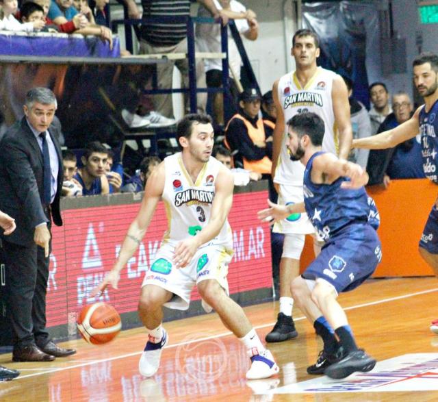 San Mart�n no se baja de la punta