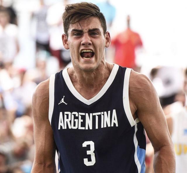 �Uno que se va y otro que viene?