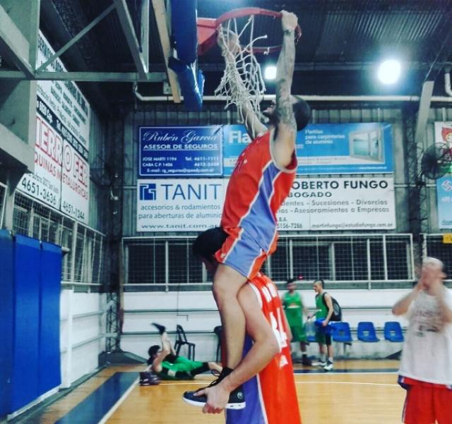 Don Tor se consagr� campe�n del exitoso Top 4 B�squet social