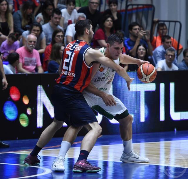 El tren abri� la estaci�n Boedo