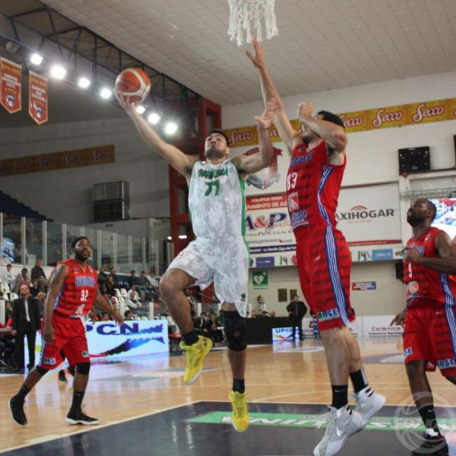 Gimnasia sigue entre los seis