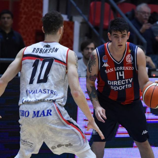 El Cicl�n se afianza en la cima del Sur