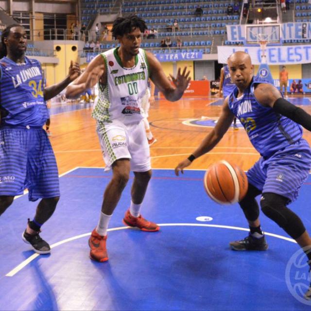 La vara estaba muy alta