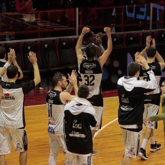 Ol�mpico sigue adelante