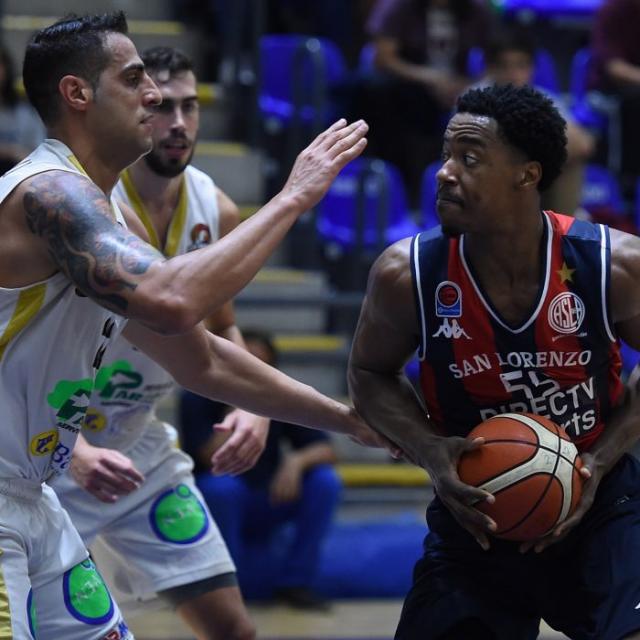 Atenas va por Meyinsse