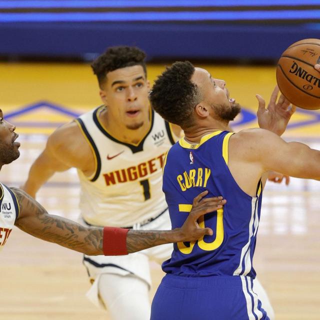 Stephen Curry demoli� a Denver Nuggets