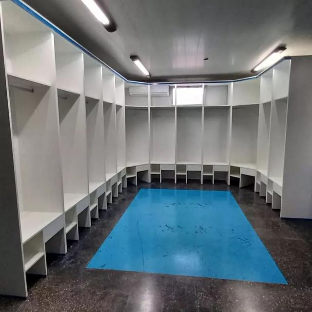 Ober� contin�a con su renovaci�n