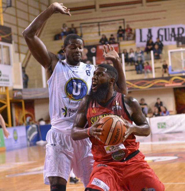 San Mart�n comenz� con buena mano