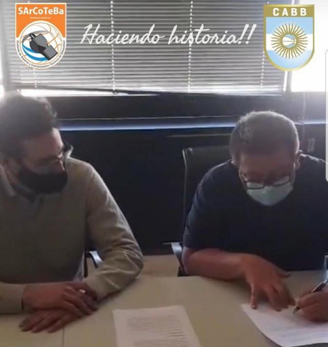 �rbitros en pie de guerra