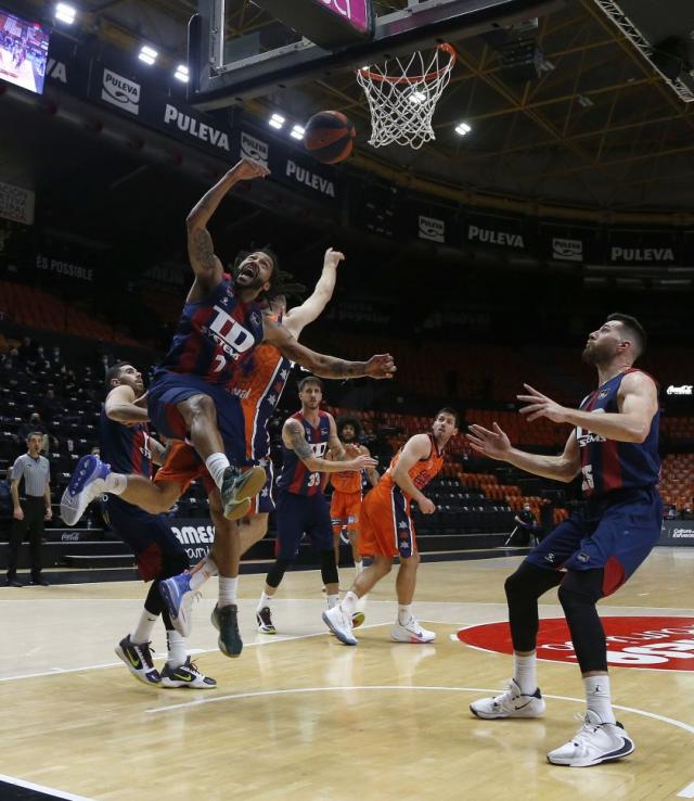 Barcelona sigue como escolta, Baskonia cerr� una semana negra