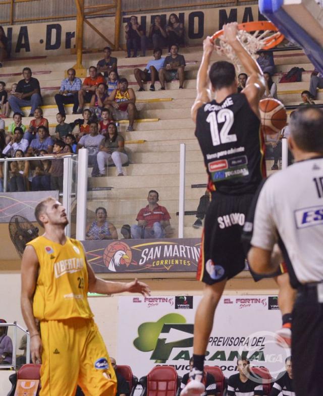 San Mart�n volvi� a sonre�r como local