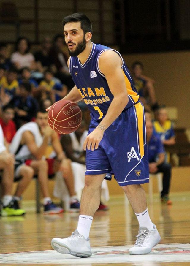 Y lleg� el debut de Campazzo